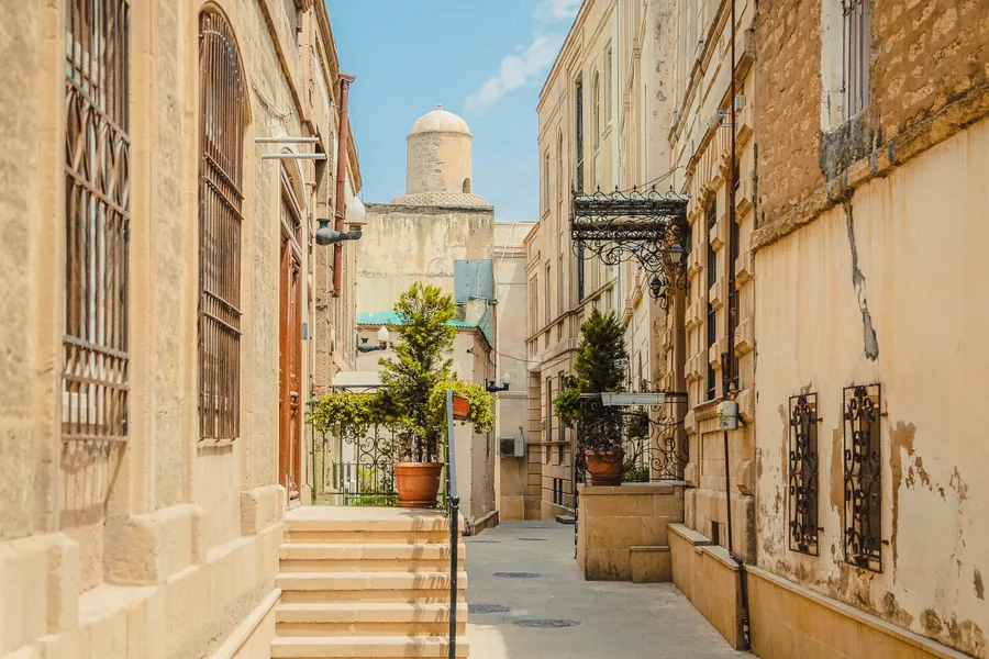 Enge Gasse in einer Altstadt