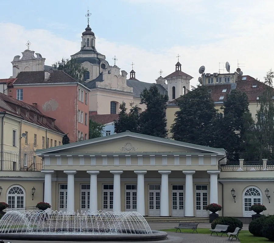 Fountain Before the Colonnade
