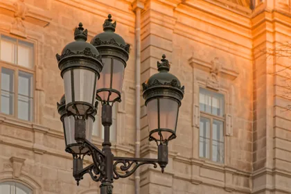 Lampy u Národního shromáždění, Quebec